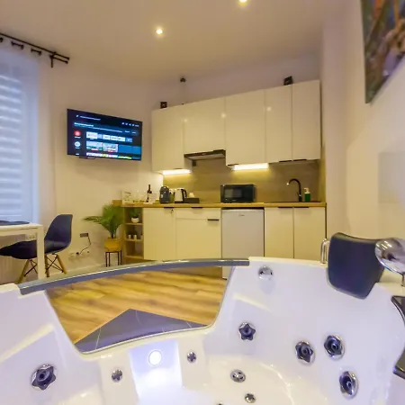 Punkt - Z Jacuzzi W Centrum Katowic *