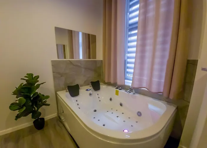 Punkt - Z Jacuzzi W Centrum Katowic * Katowice