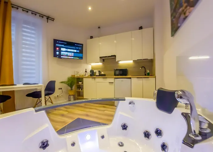 Punkt - Z Jacuzzi W Centrum Katowic *